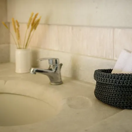 Ikio Concept Santorini Hotel *