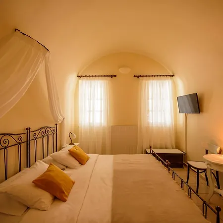 Hotel Ikio Concept Santorini Pýrgos